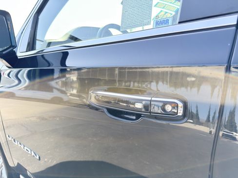 Used 2024 GMC Yukon SLT AWD/4WD image 39