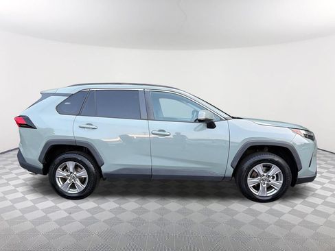 Used 2022 Toyota RAV4 XLE w/ Convenience Package FWD image 4