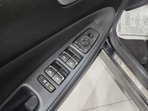 Used 2020 Hyundai Santa Fe Limited image 12