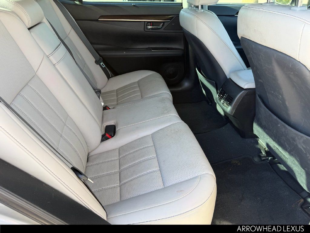 Used 2017 Lexus ES 350 w/ Ultra Luxury Package FWD image 15