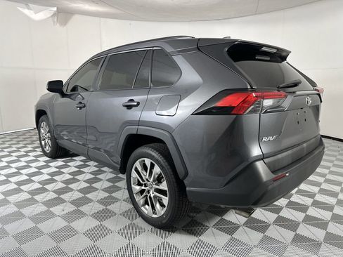 Used 2021 Toyota RAV4 XLE Premium FWD image 6