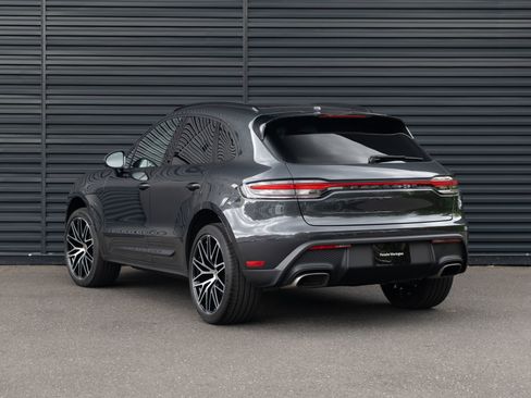 Used 2023 Porsche Macan AWD/4WD image 3