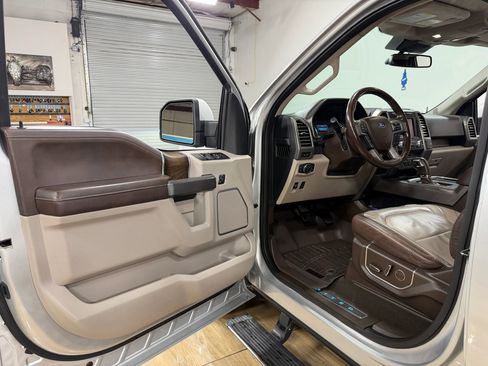 Used 2019 Ford F150 Limited w/ Trailer Tow Package image 11