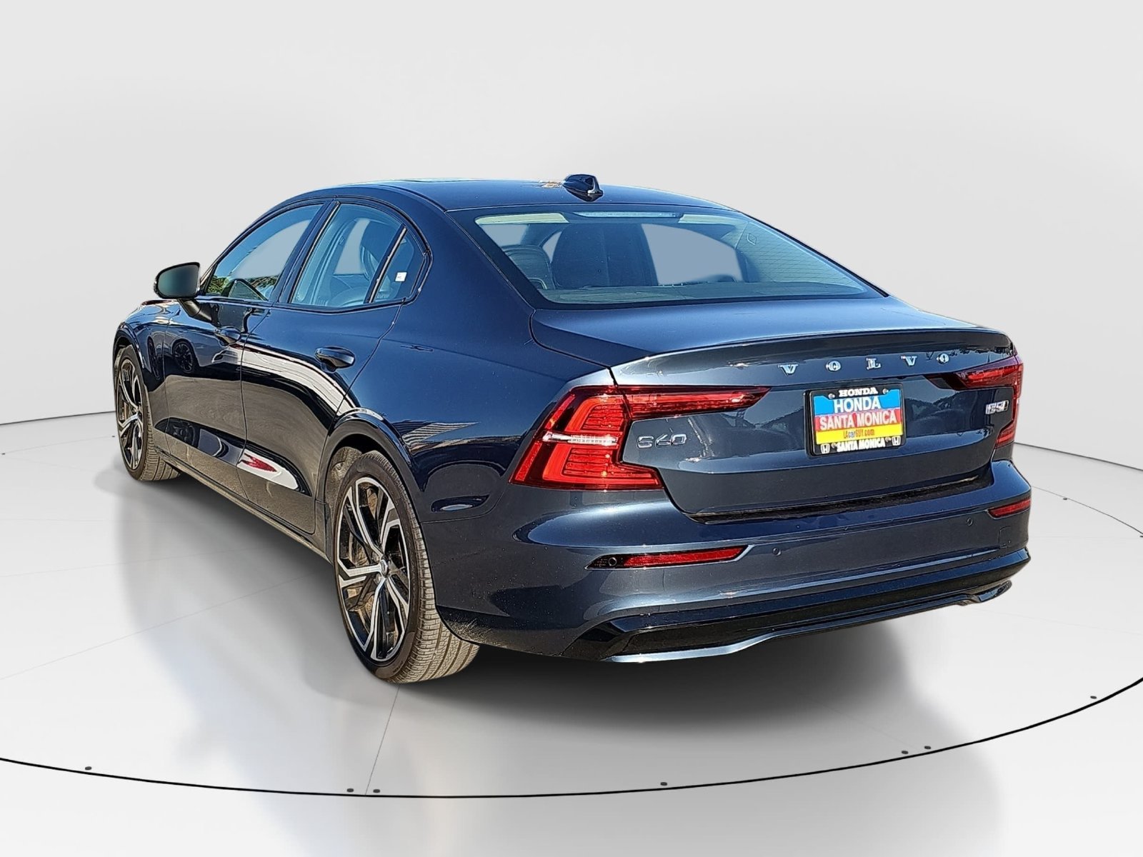 Used 2024 Volvo S60 B5 Core AWD/4WD image 7