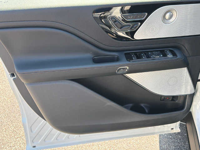 New 2026 Lincoln Aviator Reserve AWD/4WD image 11