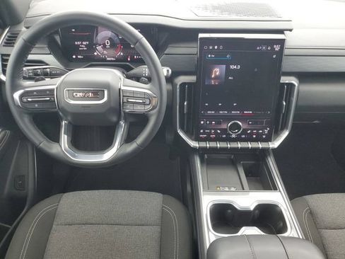 Used 2025 GMC Acadia Elevation FWD image 18