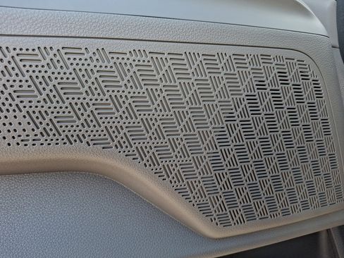 New 2026 Kia Carnival EX FWD image 19