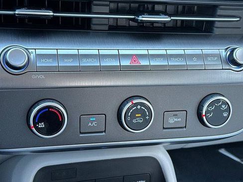 Certified 2026 Hyundai Kona SE image 21