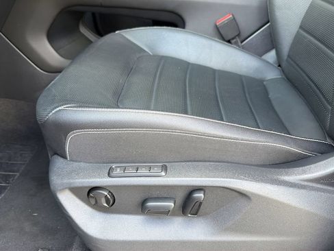 Certified 2025 Volkswagen Atlas SEL AWD/4WD image 16
