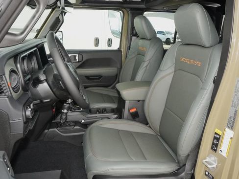 New 2026 Jeep Gladiator Mojave AWD/4WD image 10