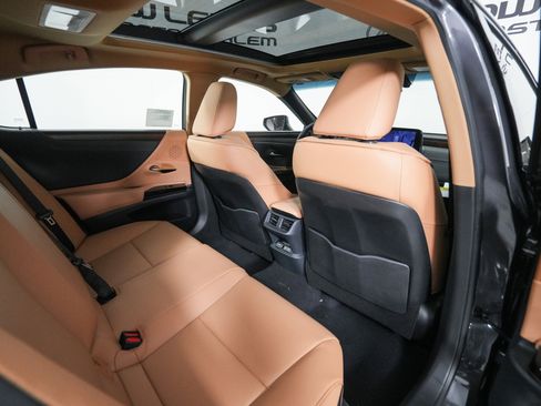 New 2025 Lexus ES 350 w/ Premium Package image 16