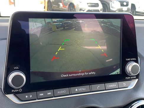 Used 2025 Nissan Sentra SV image 23