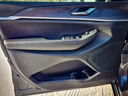 New 2025 Jeep Grand Cherokee Limited image 10