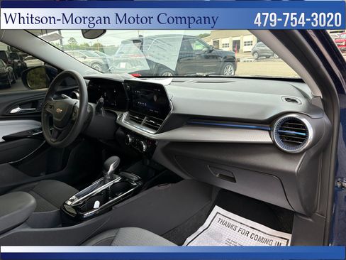 Used 2024 Chevrolet Trax LT FWD image 33