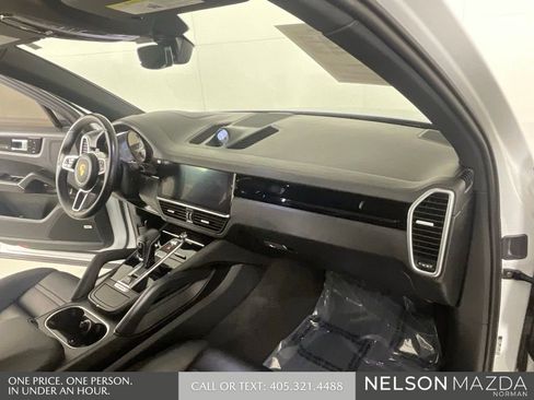 Used 2019 Porsche Cayenne AWD/4WD image 30