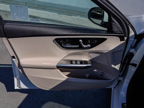 Used 2022 Mercedes-Benz C 300 Sedan image 25