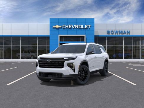 New 2026 Chevrolet Traverse LT image 8