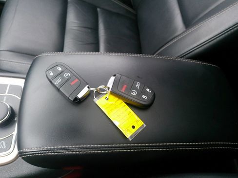 Used 2015 Jeep Grand Cherokee Limited AWD/4WD image 13