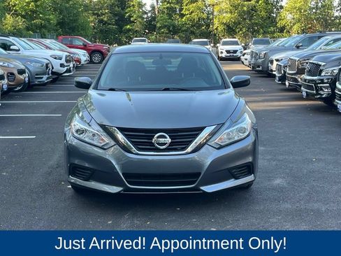 Used 2018 Nissan Altima 2.5 S w/ S Convenience Package FWD image 2