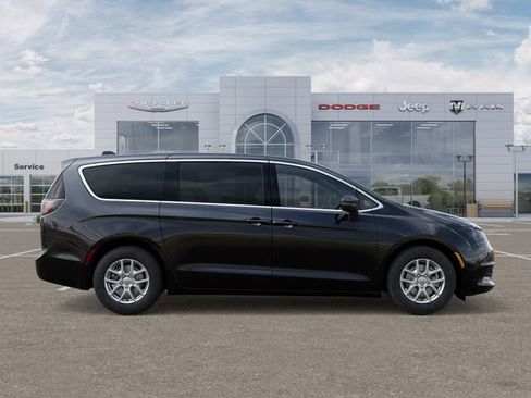 New 2026 Chrysler Voyager LX image 21