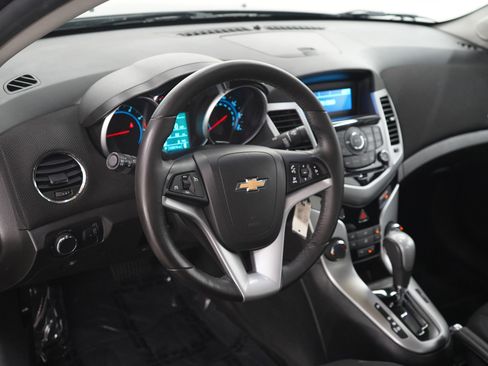 Used 2014 Chevrolet Cruze LT FWD image 19