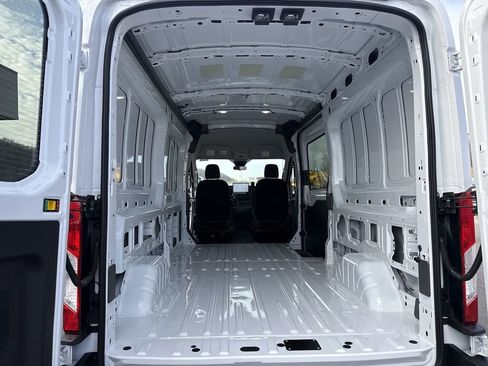 New 2026 Ford Transit 250 148 Medium Roof RWD image 34