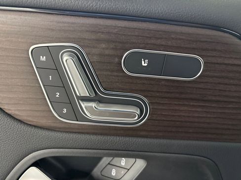 Used 2026 Mercedes-Benz GLB 250 image 30