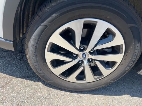 Used 2021 Subaru Outback Premium image 6