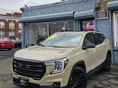 Used 2023 GMC Terrain SLT w/ Elevation Edition image 3