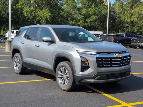 New 2026 Chevrolet Equinox LT w/ Convenience Package II FWD image 9