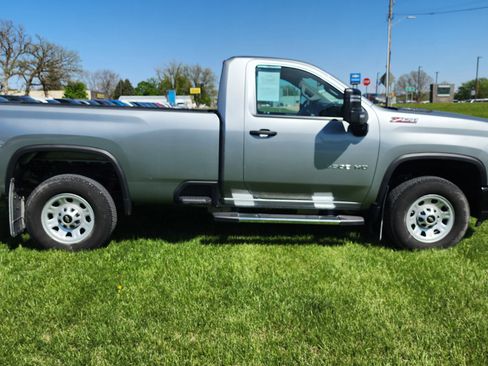 Used 2025 Chevrolet Silverado 3500 W/T AWD/4WD image 4