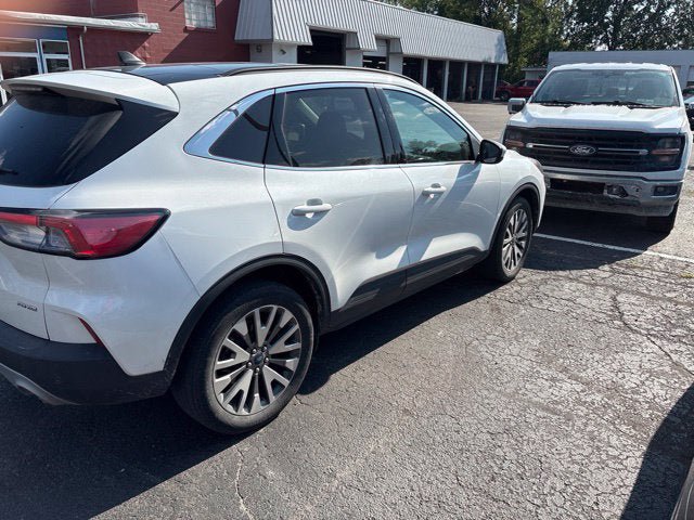 Used 2022 Ford Escape Titanium w/ Class II Trailer Tow Package AWD/4WD image 4