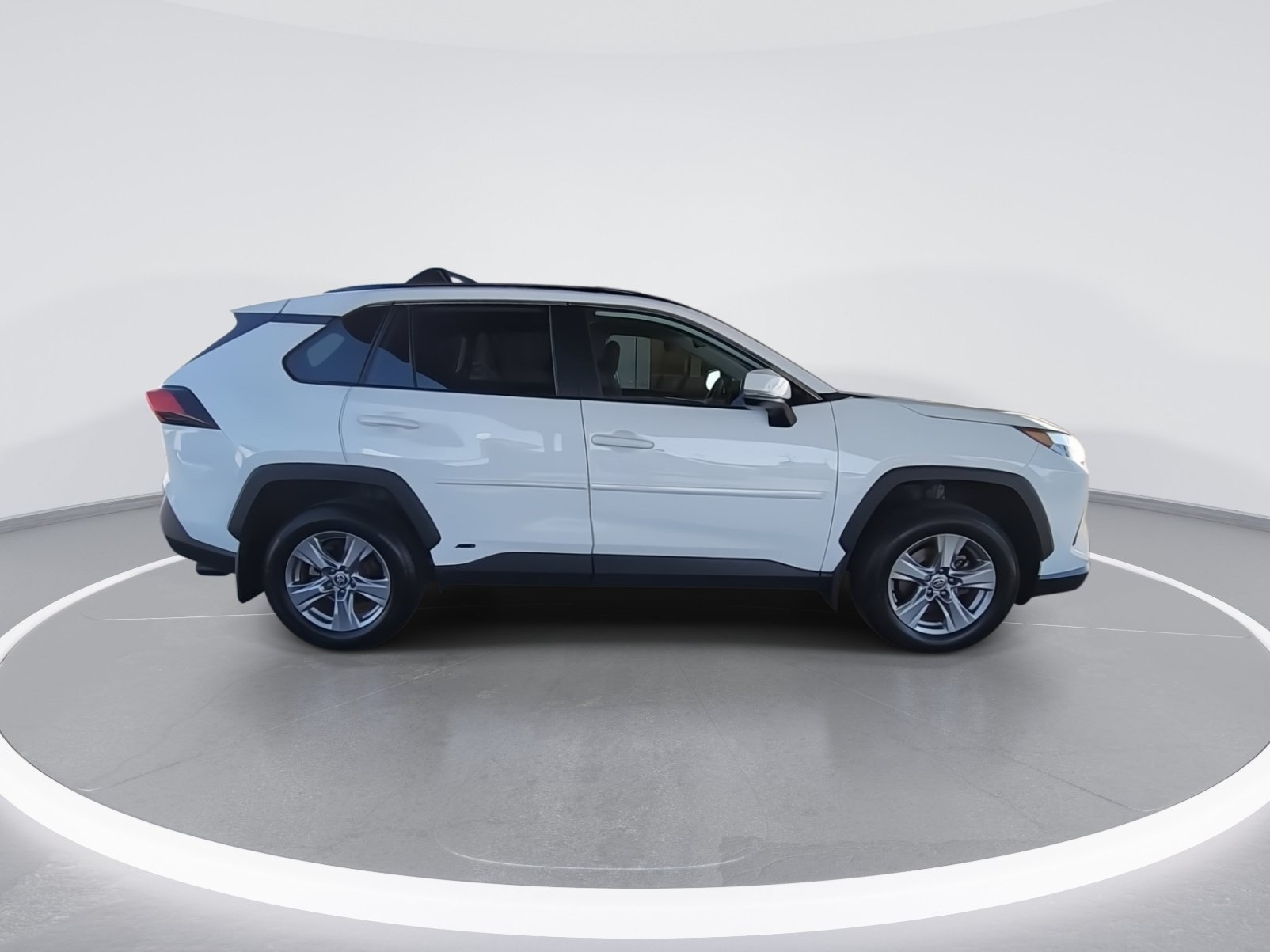 Used 2024 Toyota RAV4 XLE w/ Convenience Package AWD/4WD image 5