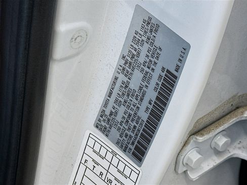 Used 2025 MAZDA CX-50 AWD 2.5 Hybrid w/ Premium Pkg image 12