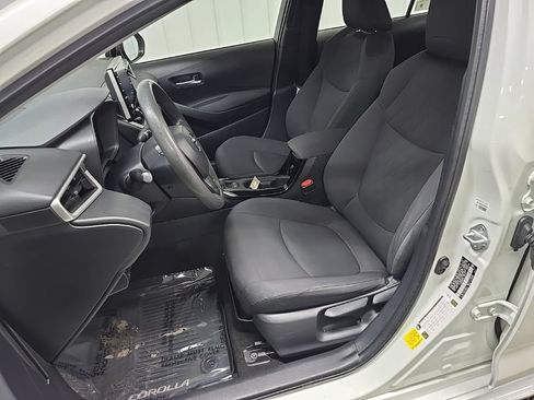 Used 2020 Toyota Corolla LE FWD image 29