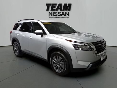 Certified 2025 Nissan Pathfinder SV AWD/4WD image 1