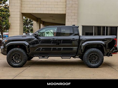 Used 2025 Toyota Tacoma TRD Pro w/ Tow Tech Package AWD/4WD image 6