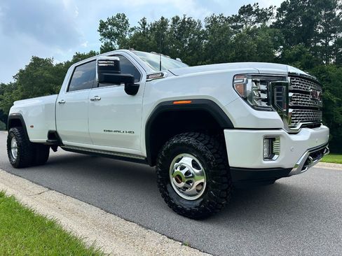 Used 2022 GMC Sierra 3500 Denali w/ Denali Ultimate Package AWD/4WD image 3