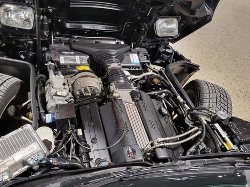 Used 1994 Chevrolet Corvette Coupe RWD image 8
