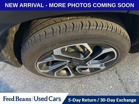 Used 2025 Chevrolet Trax RS w/ Driver Confidence Package image 13
