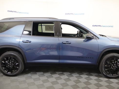 New 2026 Chevrolet Traverse LT w/ Midnight/Sport Edition image 4