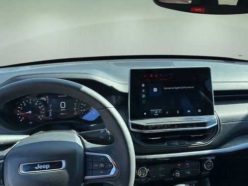 Used 2025 Jeep Compass Latitude w/ Altitude Special Edition image 7