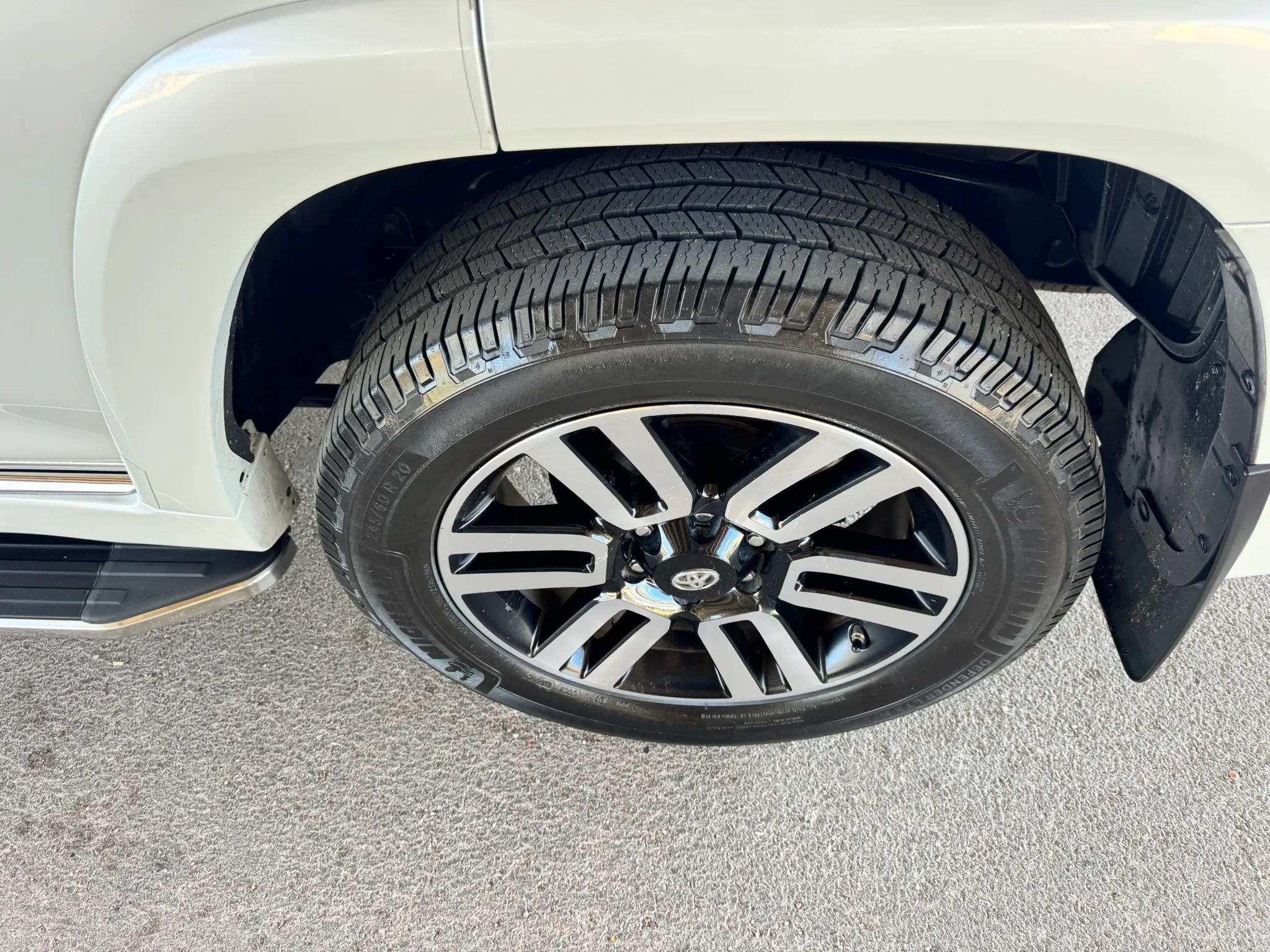 Used 2018 Toyota 4Runner Limited RWD image 31