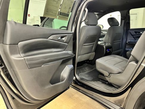 Used 2026 Chevrolet Traverse LT w/ LPO, Floor Liner Package FWD image 18