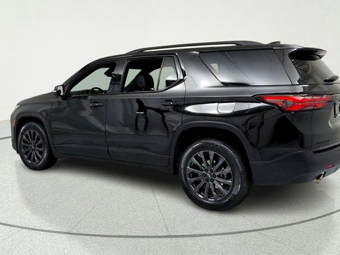 Used 2023 Chevrolet Traverse RS FWD image 3