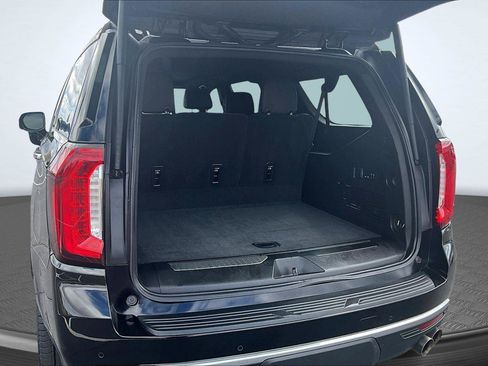 Used 2021 GMC Yukon XL Denali w/ Denali Premium Package image 5
