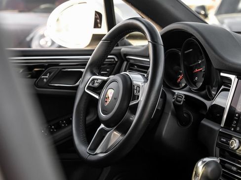 Used 2020 Porsche Macan AWD/4WD image 11