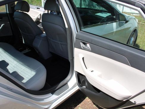 Used 2016 Hyundai Sonata SE FWD image 33