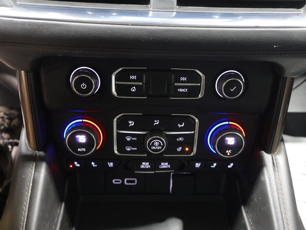 Used 2023 Chevrolet Suburban High Country w/ Advanced Technology Package AWD/4WD image 28