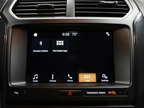 Used 2017 Ford Explorer XLT w/ Equipment Group 202A AWD/4WD image 43